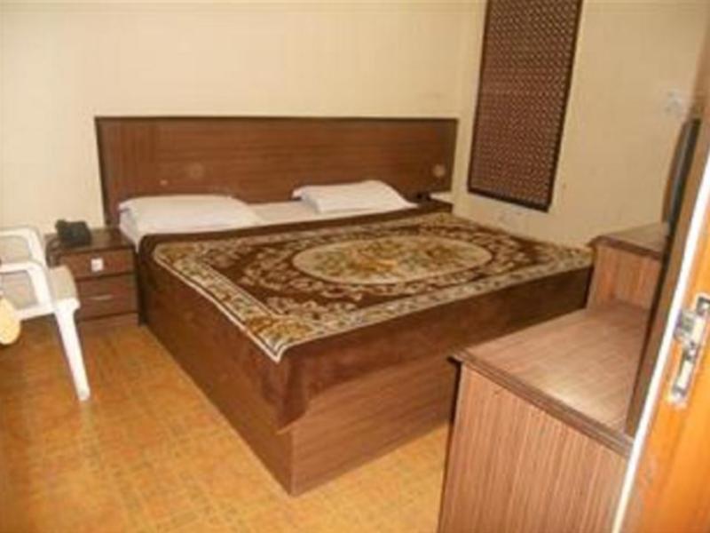 Hotel Prince Palace Deluxe - Paharganj - New Delhi Exteriör bild