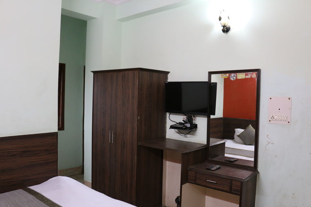 Hotel Prince Palace Deluxe - Paharganj - New Delhi Exteriör bild