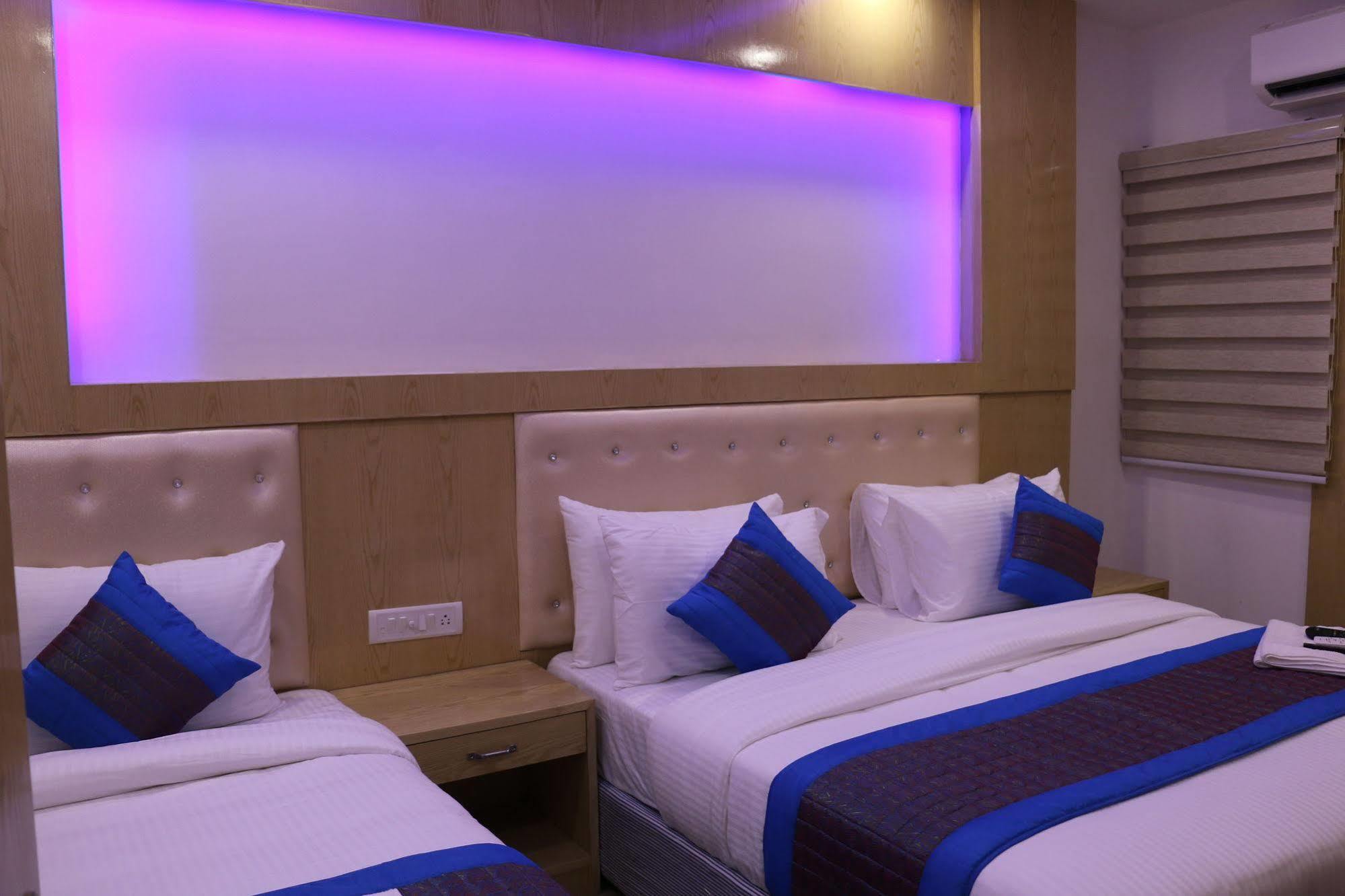 Hotel Prince Palace Deluxe - Paharganj - New Delhi Exteriör bild
