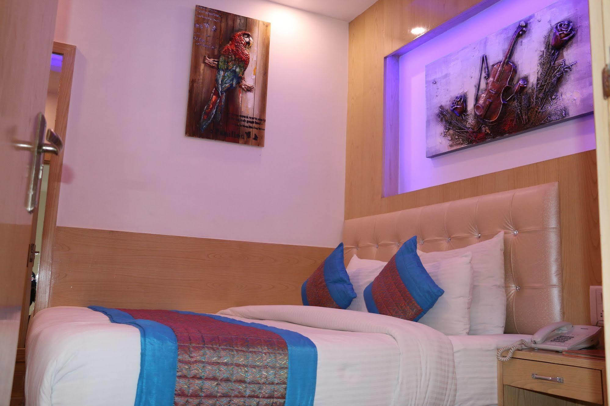 Hotel Prince Palace Deluxe - Paharganj - New Delhi Exteriör bild
