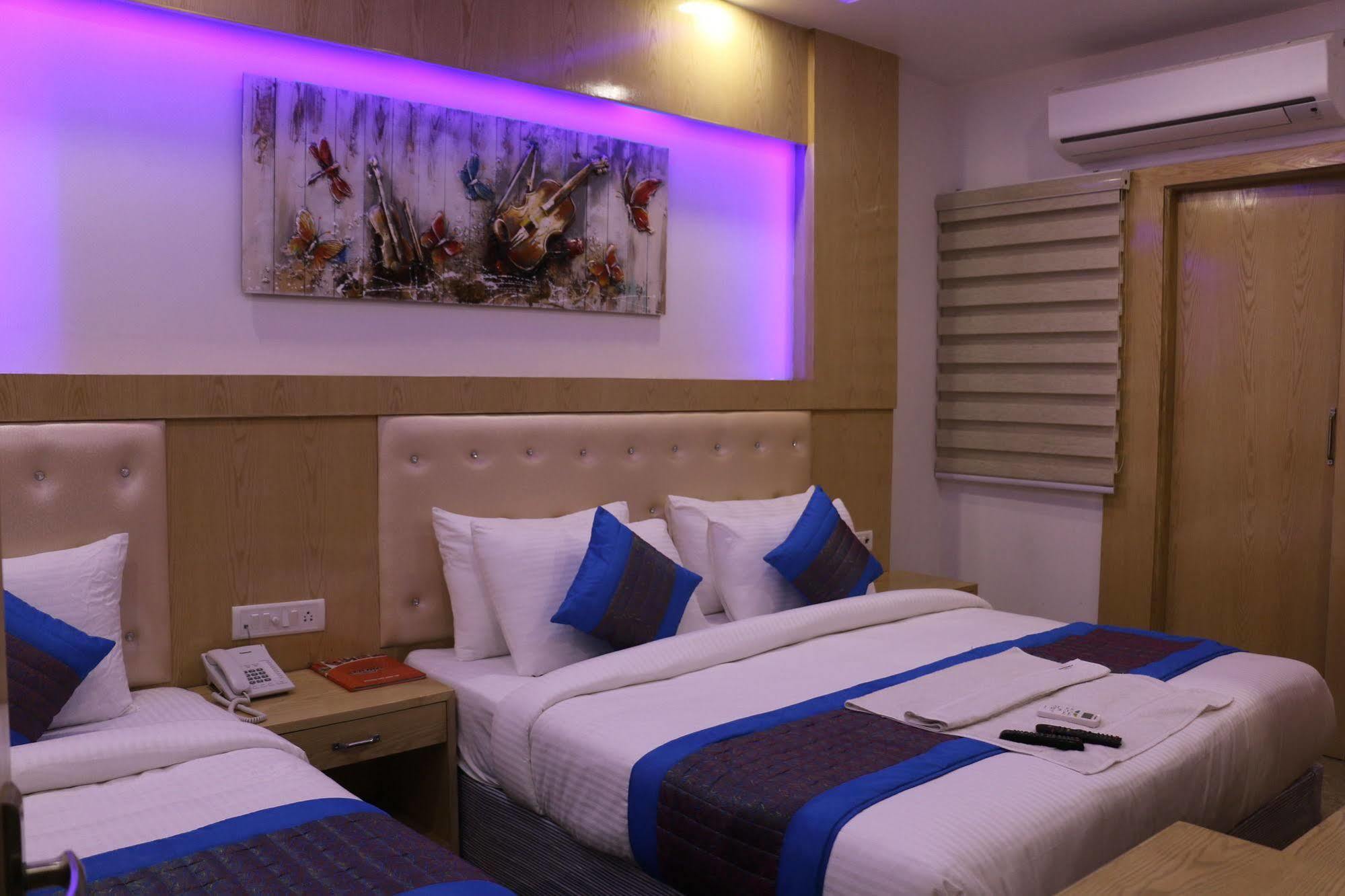 Hotel Prince Palace Deluxe - Paharganj - New Delhi Exteriör bild