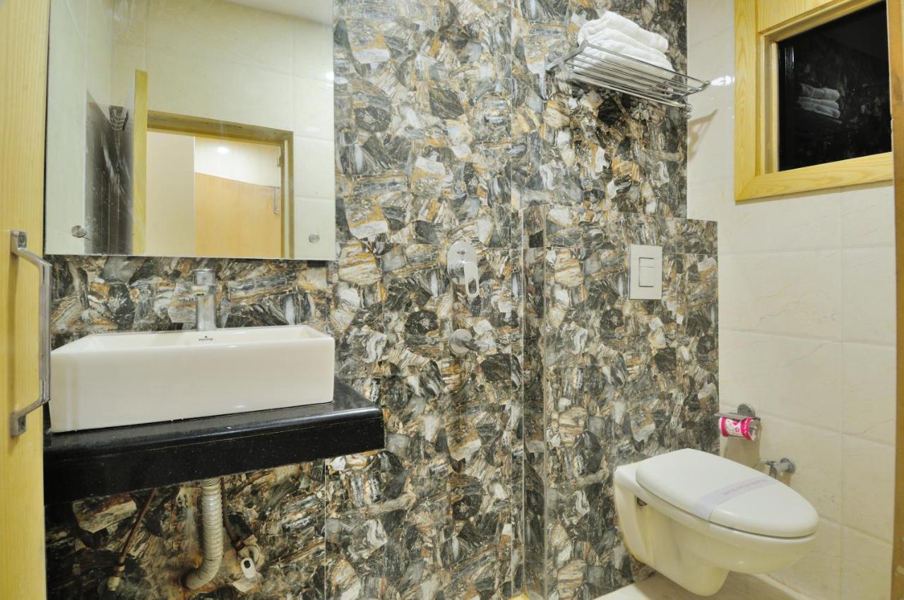 Hotel Prince Palace Deluxe - Paharganj - New Delhi Exteriör bild